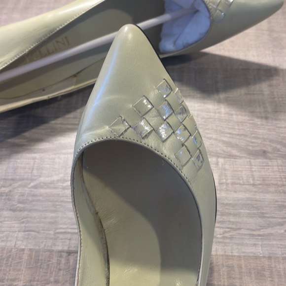 Rare brand new Vintage leather pumps. Pistachio soft butter leather. - Picture 6 of 9